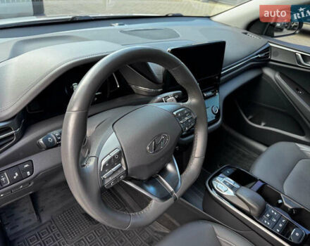 Сірий Хендай Ioniq, об'ємом двигуна 0 л та пробігом 20 тис. км за 19500 $, фото 18 на Automoto.ua
