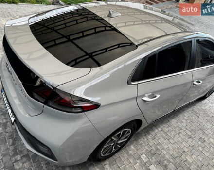 Сірий Хендай Ioniq, об'ємом двигуна 0 л та пробігом 20 тис. км за 19500 $, фото 7 на Automoto.ua