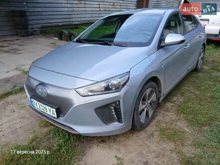 Серый Хендай Ioniq, объемом двигателя 0 л и пробегом 156 тыс. км за 12600 $, фото 1 на Automoto.ua