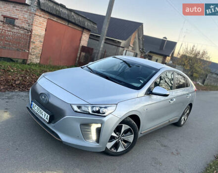 Серый Хендай Ioniq, объемом двигателя 0 л и пробегом 236 тыс. км за 10500 $, фото 1 на Automoto.ua
