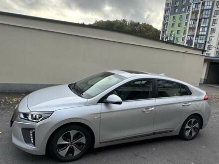 Хендай Ioniq 2017 в Виннице на Automoto.ua Серый Хендай Ioniq, объемом двигателя 0 л и пробегом 129 тыс. км за 12900 $, фото 1 на Automoto.ua