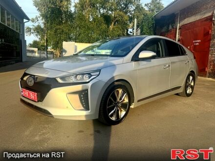 Серый Хендай Ioniq, объемом двигателя 88 л и пробегом 99 тыс. км за 13200 $, фото 1 на Automoto.ua