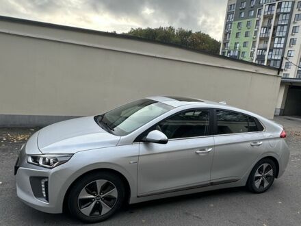 Серый Хендай Ioniq, объемом двигателя 0 л и пробегом 129 тыс. км за 12699 $, фото 1 на Automoto.ua