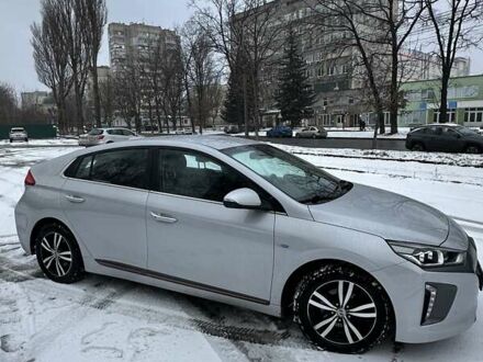 Сірий Хендай Ioniq, об'ємом двигуна 0 л та пробігом 135 тис. км за 13499 $, фото 1 на Automoto.ua