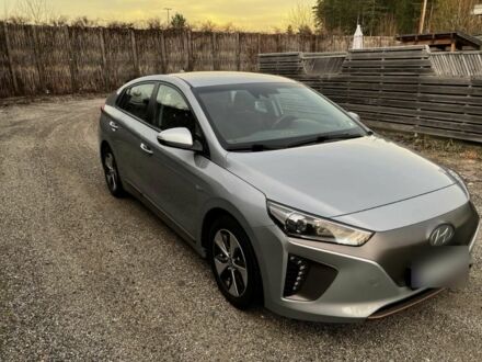 Хендай Ioniq 2017 в Львове на Automoto.ua Серый Хендай Ioniq, объемом двигателя 0 л и пробегом 162 тыс. км за 11000 $, фото 1 на Automoto.ua