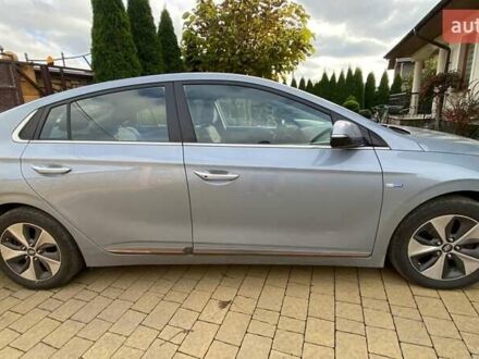 Серый Хендай Ioniq, объемом двигателя 0 л и пробегом 108 тыс. км за 13700 $, фото 1 на Automoto.ua