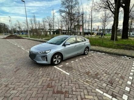 Серый Хендай Ioniq, объемом двигателя 0 л и пробегом 226 тыс. км за 9900 $, фото 1 на Automoto.ua