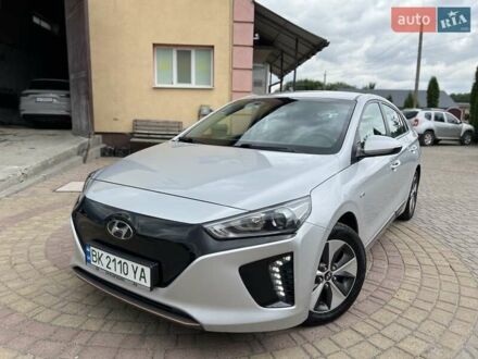 Хендай Ioniq 2018 в Радивилове на Automoto.ua Серый Хендай Ioniq, объемом двигателя 0 л и пробегом 111 тыс. км за 13850 $, фото 1 на Automoto.ua