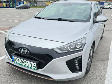 Хендай Ioniq 2018 в Житомире на Automoto.ua Серый Хендай Ioniq, объемом двигателя 0 л и пробегом 117 тыс. км за 13450 $, фото 1 на Automoto.ua
