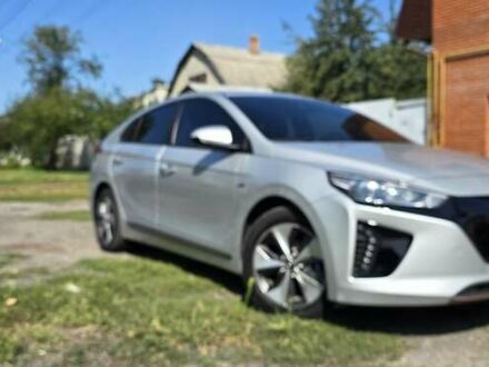 Серый Хендай Ioniq, объемом двигателя 0 л и пробегом 119 тыс. км за 13100 $, фото 1 на Automoto.ua