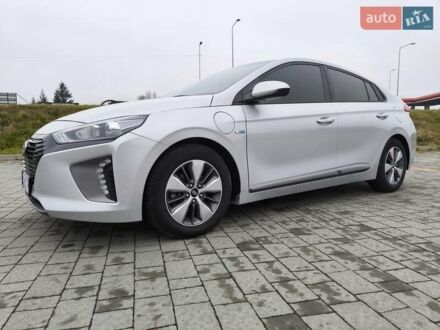Серый Хендай Ioniq, объемом двигателя 1.58 л и пробегом 135 тыс. км за 15200 $, фото 1 на Automoto.ua