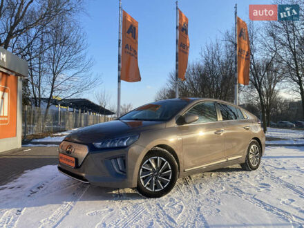 Хендай Ioniq 2019 в Днепре (Днепропетровске) на Automoto.ua Серый Хендай Ioniq, объемом двигателя 0 л и пробегом 75 тыс. км за 16300 $, фото 1 на Automoto.ua