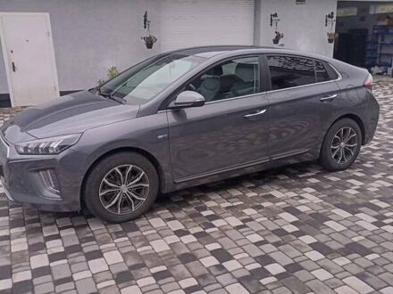 Хендай Ioniq 2019 у Житомирі на Automoto.ua Сірий Хендай Ioniq, об'ємом двигуна 0 л та пробігом 87 тис. км за 16800 $, фото 1 на Automoto.ua