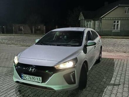 Хендай Ioniq 2019 в Трускавце на Automoto.ua Серый Хендай Ioniq, объемом двигателя 0 л и пробегом 115 тыс. км за 15700 $, фото 1 на Automoto.ua