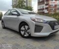 Серый Хендай Ioniq, объемом двигателя 1.6 л и пробегом 39 тыс. км за 16500 $, фото 1 на Automoto.ua