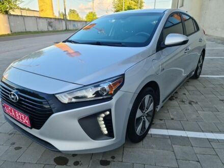 Серый Хендай Ioniq, объемом двигателя 1.6 л и пробегом 88 тыс. км за 15300 $, фото 1 на Automoto.ua