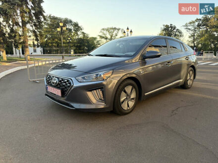 Серый Хендай Ioniq, объемом двигателя 1.6 л и пробегом 125 тыс. км за 15700 $, фото 1 на Automoto.ua