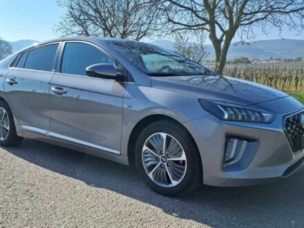 Хендай Ioniq 2021 в Чернигове на Automoto.ua Серый Хендай Ioniq, объемом двигателя 1.6 л и пробегом 24 тыс. км за 16200 $, фото 1 на Automoto.ua