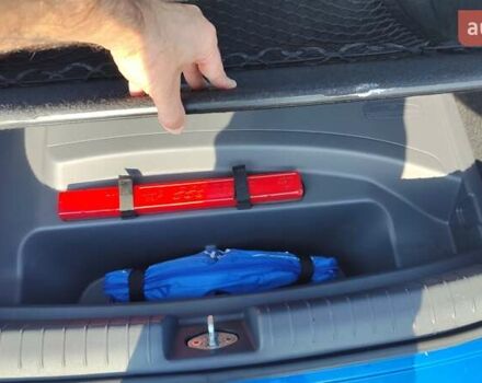 Синий Хендай Ioniq, объемом двигателя 0 л и пробегом 152 тыс. км за 12300 $, фото 12 на Automoto.ua