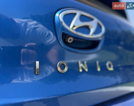 Синий Хендай Ioniq, объемом двигателя 0 л и пробегом 178 тыс. км за 11500 $, фото 8 на Automoto.ua