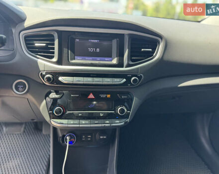 Синий Хендай Ioniq, объемом двигателя 0 л и пробегом 178 тыс. км за 11500 $, фото 16 на Automoto.ua