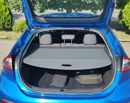 Синий Хендай Ioniq, объемом двигателя 0 л и пробегом 152 тыс. км за 12300 $, фото 9 на Automoto.ua