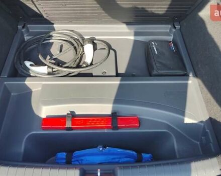 Синий Хендай Ioniq, объемом двигателя 0 л и пробегом 152 тыс. км за 12300 $, фото 13 на Automoto.ua