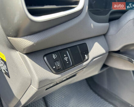 Синий Хендай Ioniq, объемом двигателя 0 л и пробегом 178 тыс. км за 11500 $, фото 14 на Automoto.ua