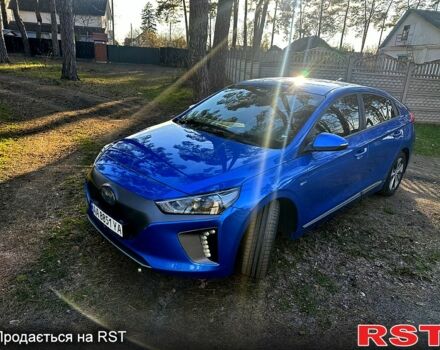 Синий Хендай Ioniq, объемом двигателя 0 л и пробегом 160 тыс. км за 11500 $, фото 4 на Automoto.ua