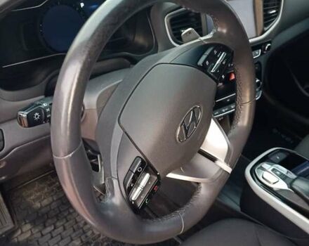 Синий Хендай Ioniq, объемом двигателя 0 л и пробегом 84 тыс. км за 12950 $, фото 77 на Automoto.ua