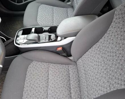 Синий Хендай Ioniq, объемом двигателя 0 л и пробегом 107 тыс. км за 11999 $, фото 14 на Automoto.ua