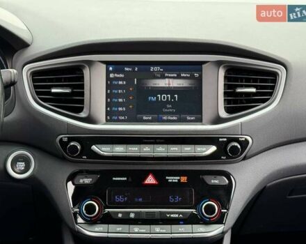 Синій Хендай Ioniq, об'ємом двигуна 1.58 л та пробігом 177 тис. км за 12990 $, фото 26 на Automoto.ua