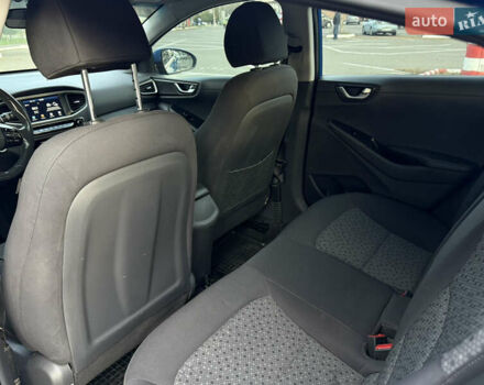 Синий Хендай Ioniq, объемом двигателя 1.6 л и пробегом 199 тыс. км за 12400 $, фото 30 на Automoto.ua