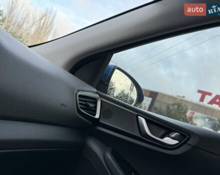 Синий Хендай Ioniq, объемом двигателя 1.6 л и пробегом 199 тыс. км за 12400 $, фото 29 на Automoto.ua