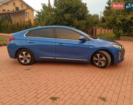 Синий Хендай Ioniq, объемом двигателя 0 л и пробегом 84 тыс. км за 12950 $, фото 4 на Automoto.ua