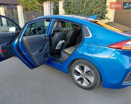 Синий Хендай Ioniq, объемом двигателя 0 л и пробегом 82 тыс. км за 13600 $, фото 18 на Automoto.ua