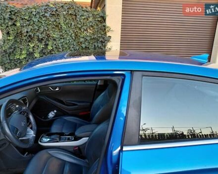 Синий Хендай Ioniq, объемом двигателя 0 л и пробегом 82 тыс. км за 13600 $, фото 8 на Automoto.ua