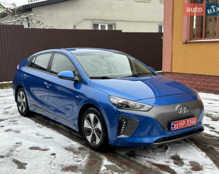 Синий Хендай Ioniq, объемом двигателя 0 л и пробегом 97 тыс. км за 10999 $, фото 3 на Automoto.ua
