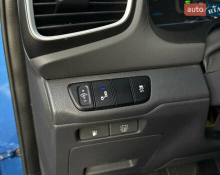 Синий Хендай Ioniq, объемом двигателя 1.6 л и пробегом 199 тыс. км за 12400 $, фото 22 на Automoto.ua