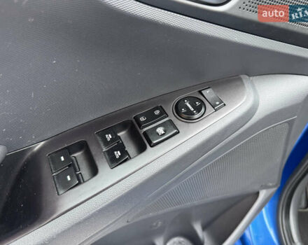 Синий Хендай Ioniq, объемом двигателя 0 л и пробегом 97 тыс. км за 10999 $, фото 12 на Automoto.ua
