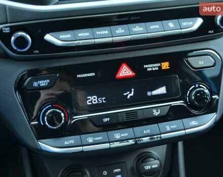 Синій Хендай Ioniq, об'ємом двигуна 0 л та пробігом 148 тис. км за 12577 $, фото 22 на Automoto.ua