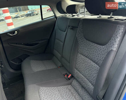 Синий Хендай Ioniq, объемом двигателя 1.6 л и пробегом 199 тыс. км за 12400 $, фото 31 на Automoto.ua