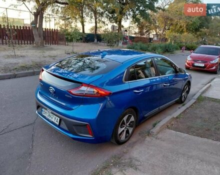 Синий Хендай Ioniq, объемом двигателя 0 л и пробегом 82 тыс. км за 13600 $, фото 4 на Automoto.ua