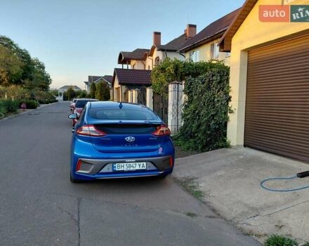 Синий Хендай Ioniq, объемом двигателя 0 л и пробегом 82 тыс. км за 13600 $, фото 16 на Automoto.ua