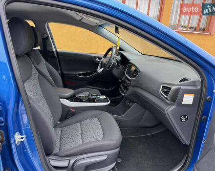 Синий Хендай Ioniq, объемом двигателя 0 л и пробегом 97 тыс. км за 10999 $, фото 34 на Automoto.ua