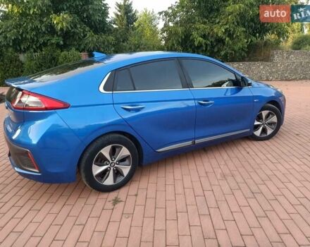 Синий Хендай Ioniq, объемом двигателя 0 л и пробегом 84 тыс. км за 12950 $, фото 82 на Automoto.ua