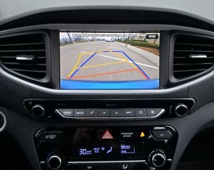 Синий Хендай Ioniq, объемом двигателя 0 л и пробегом 107 тыс. км за 11999 $, фото 19 на Automoto.ua