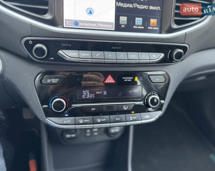 Синий Хендай Ioniq, объемом двигателя 0 л и пробегом 97 тыс. км за 10999 $, фото 41 на Automoto.ua