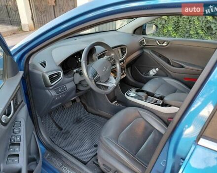Синий Хендай Ioniq, объемом двигателя 0 л и пробегом 82 тыс. км за 13600 $, фото 9 на Automoto.ua
