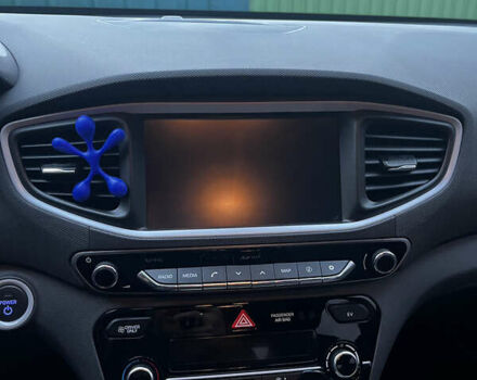 Синий Хендай Ioniq, объемом двигателя 0 л и пробегом 125 тыс. км за 14000 $, фото 22 на Automoto.ua